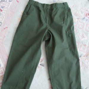 Villager by Liz Claiborne Petites Green Cargo Capris